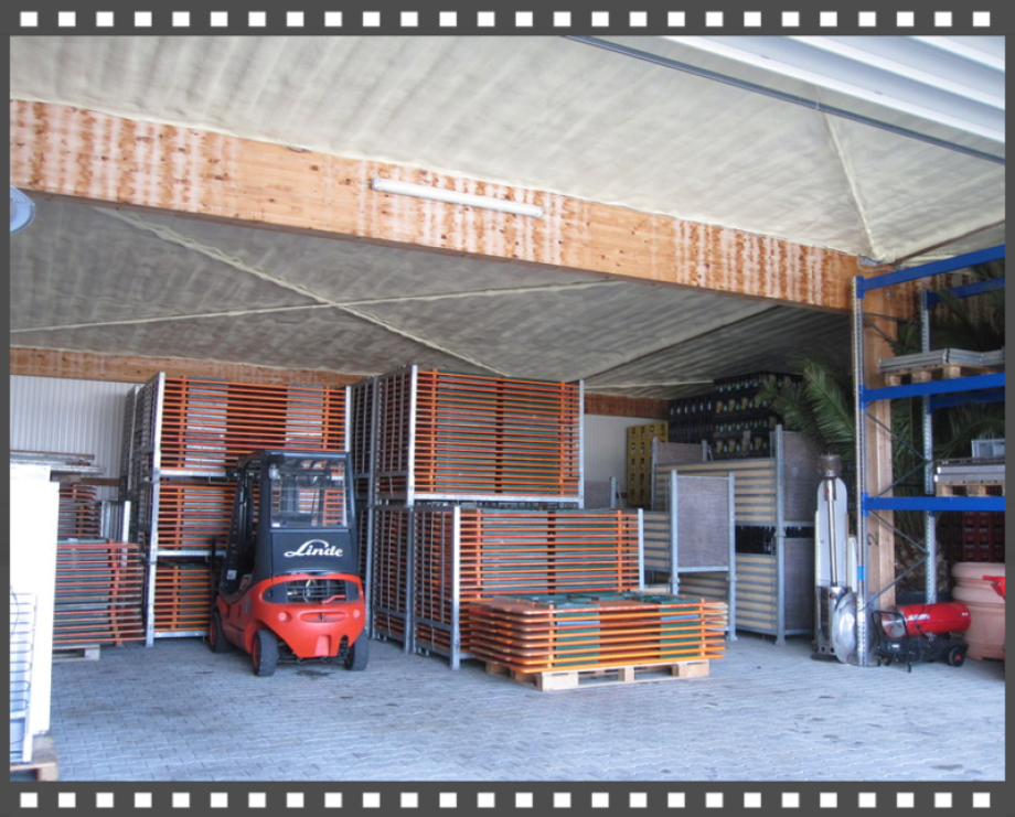 Isolierung auf Tiefsickenblechen mit PU Schaum