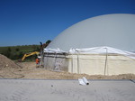 Außendämmung einer Biogasanlage mit fugenlosen Spritzschaum